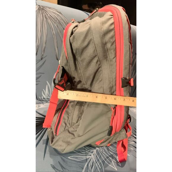 THE NORTH FACE rock ridge gray School Work HIKE CAMP DAY Backpack - Picture 7 of 13